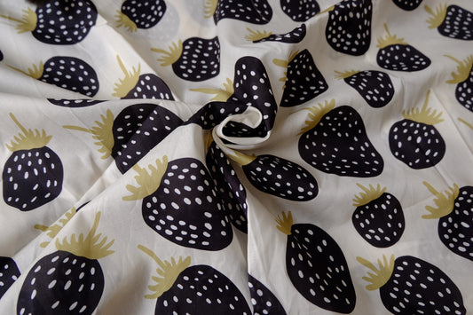 Cream Blackberry 80s Cotton Poplin Fabric 2.2 Yards