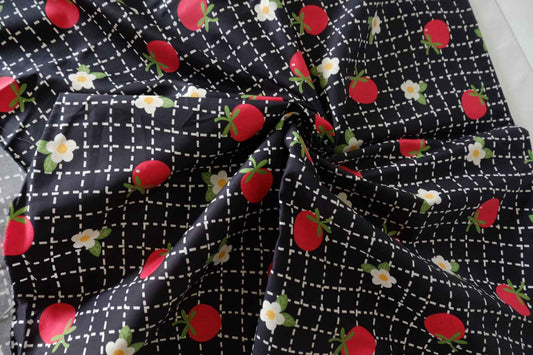Tomato & Daisy High-Density Cotton Sateen Fabric – 1.6 yd