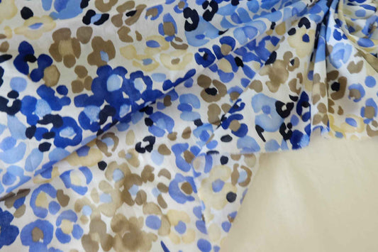 Blue Abstract Floral Lightweight Cotton Fabric – 3.3 yd