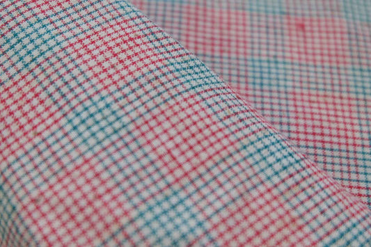 A015 Southern Windmill Check: White Tǔbù with Red & Green Pinstripes - 37cm Width | Ready to Use - BUBBO