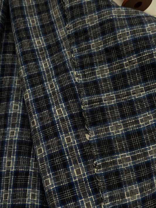 A042 Midnight Glyph: Reversible 'Kou' Pattern Tǔbù in Indigo & White - 33cm Width - BUBBO