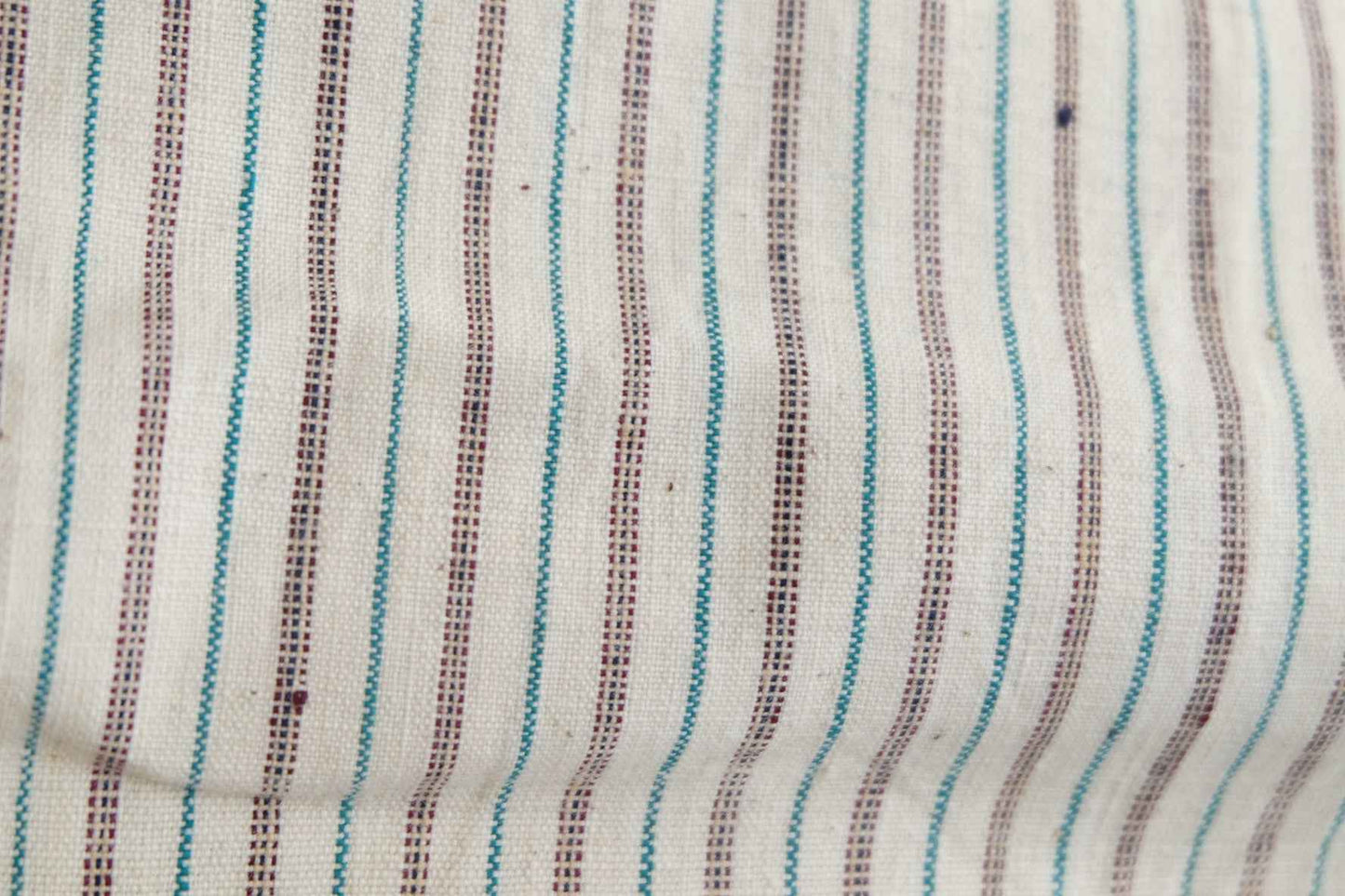 Emerald & Crimson: White Tǔbù with Hand - Spun Lines - 36.5cm Width - BUBBO