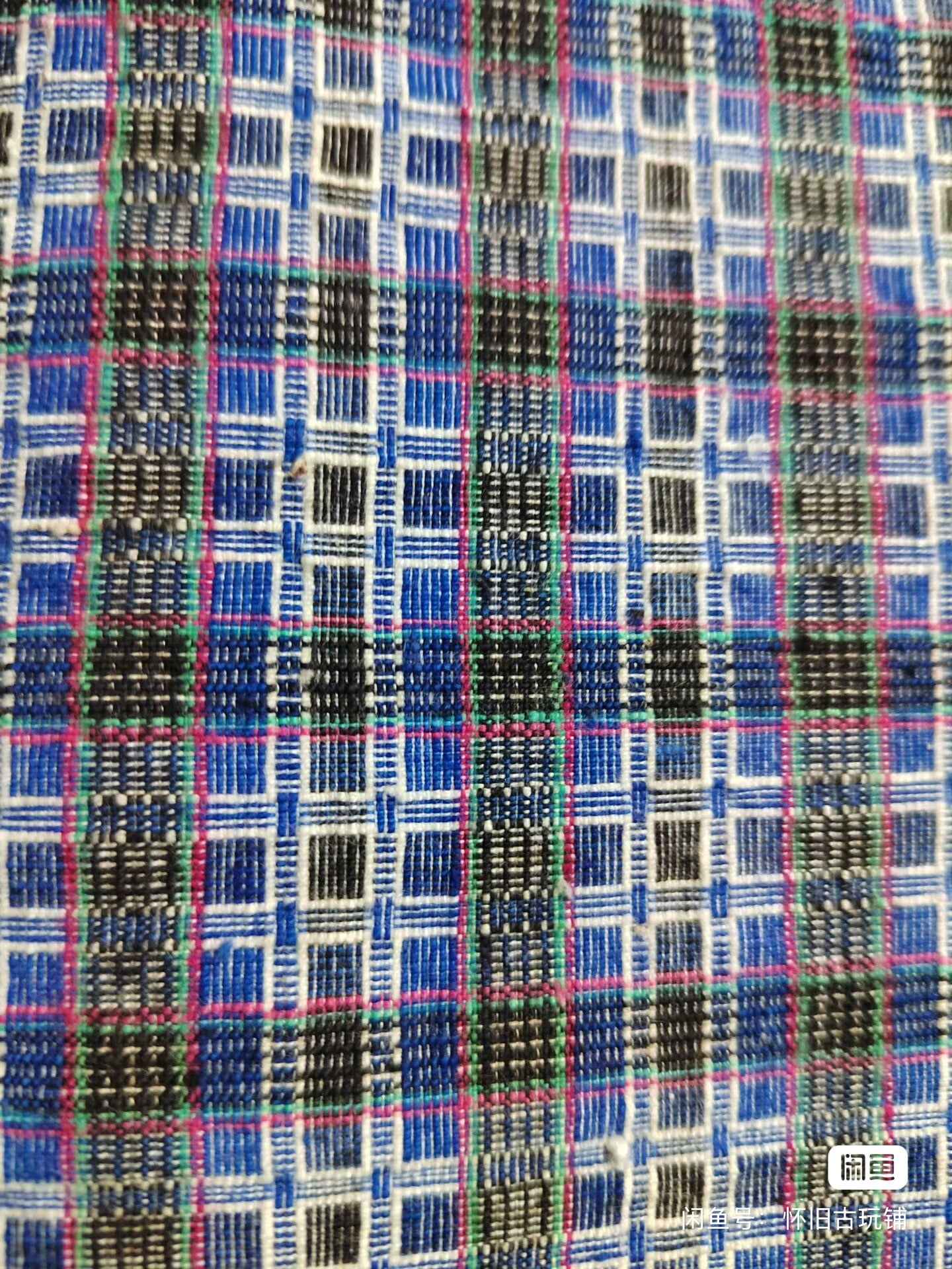 Shanghai Heirloom: Exquisite Double - Sided Tǔbù - Reed Pattern & Well Motif | 33.5cm Width - BUBBO