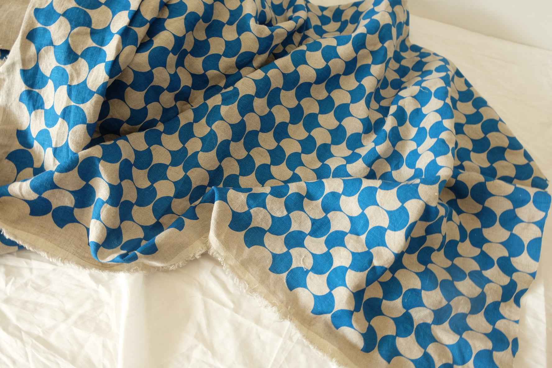 Cobalt Waves Rain-Dew Linen – 1.64 yd