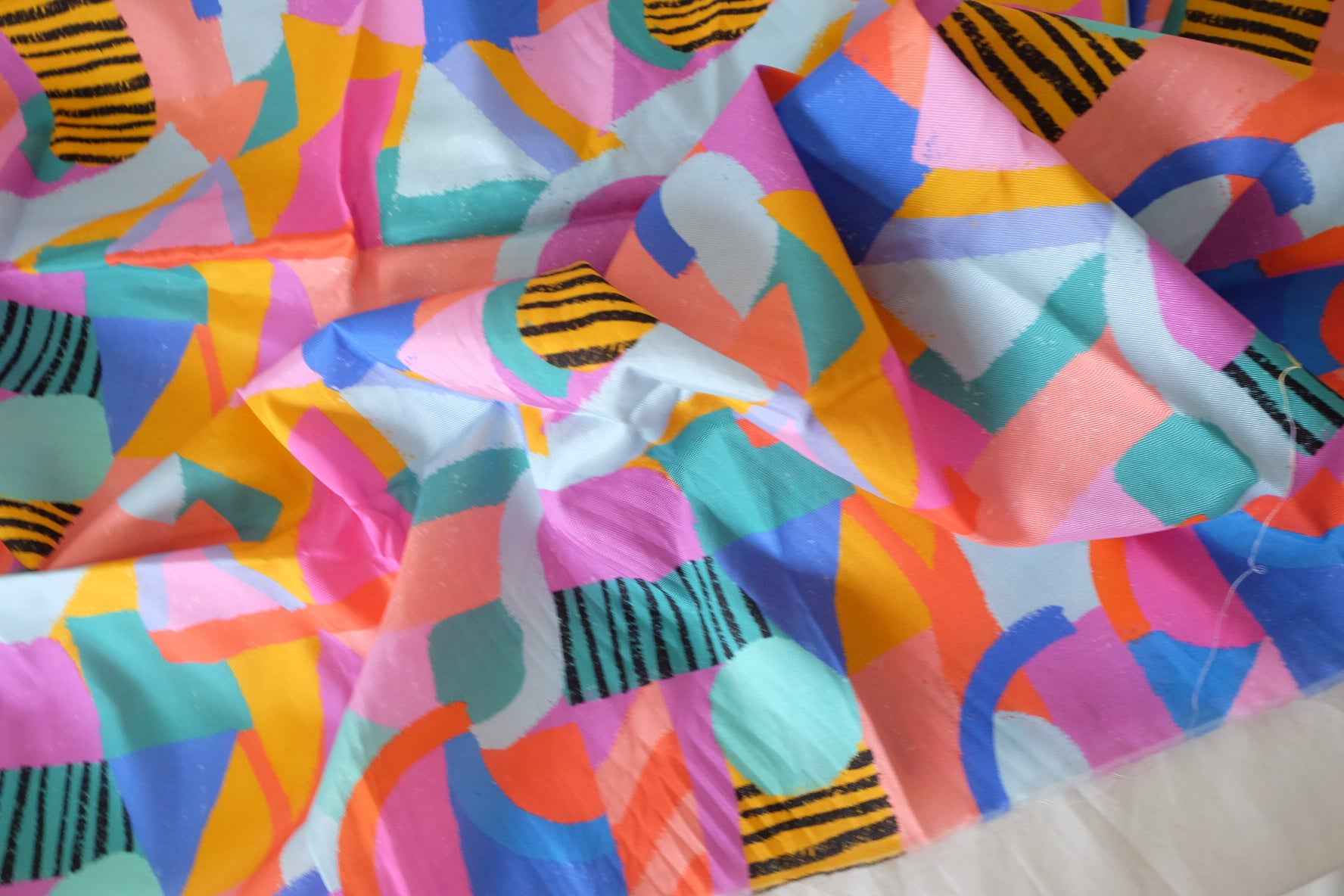 Bold Abstract Rayon Cotton Twill Fabric – 2 yd