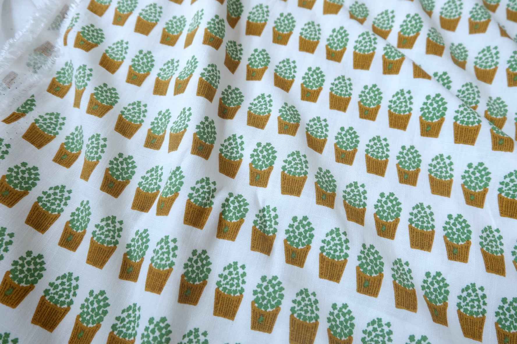 Japanese Fine Linen Potted Plant Fabric - 1.64 yd