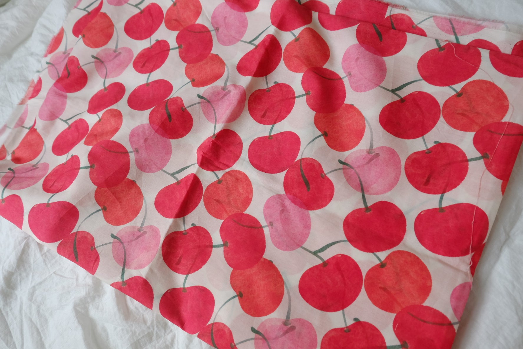 Watercolor Cherry Ultra-Light 80s Cotton Lawn — 1.64 yd