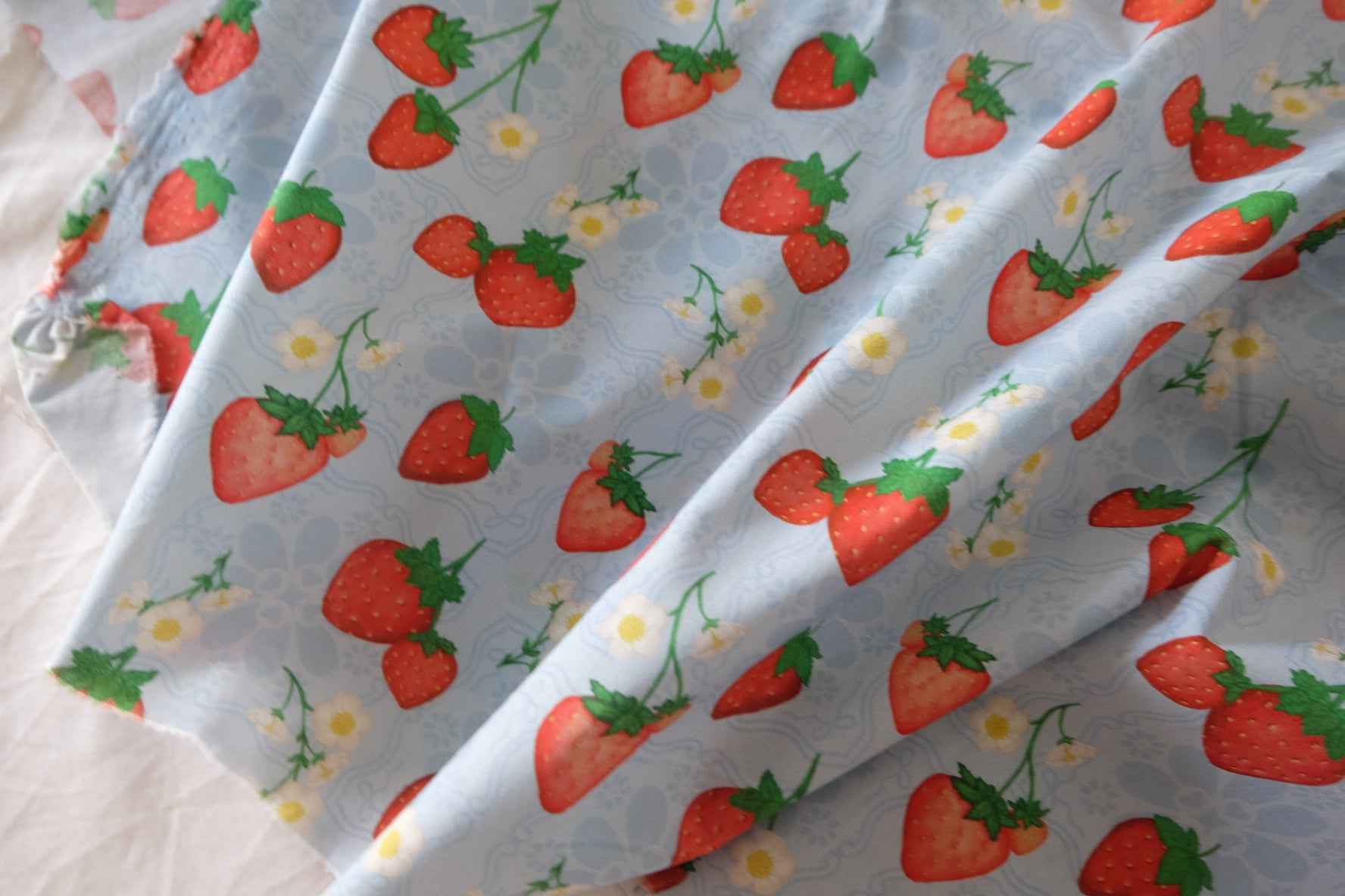 Strawberry & Daisy Cotton Lawn Fabric – 1.6 yd