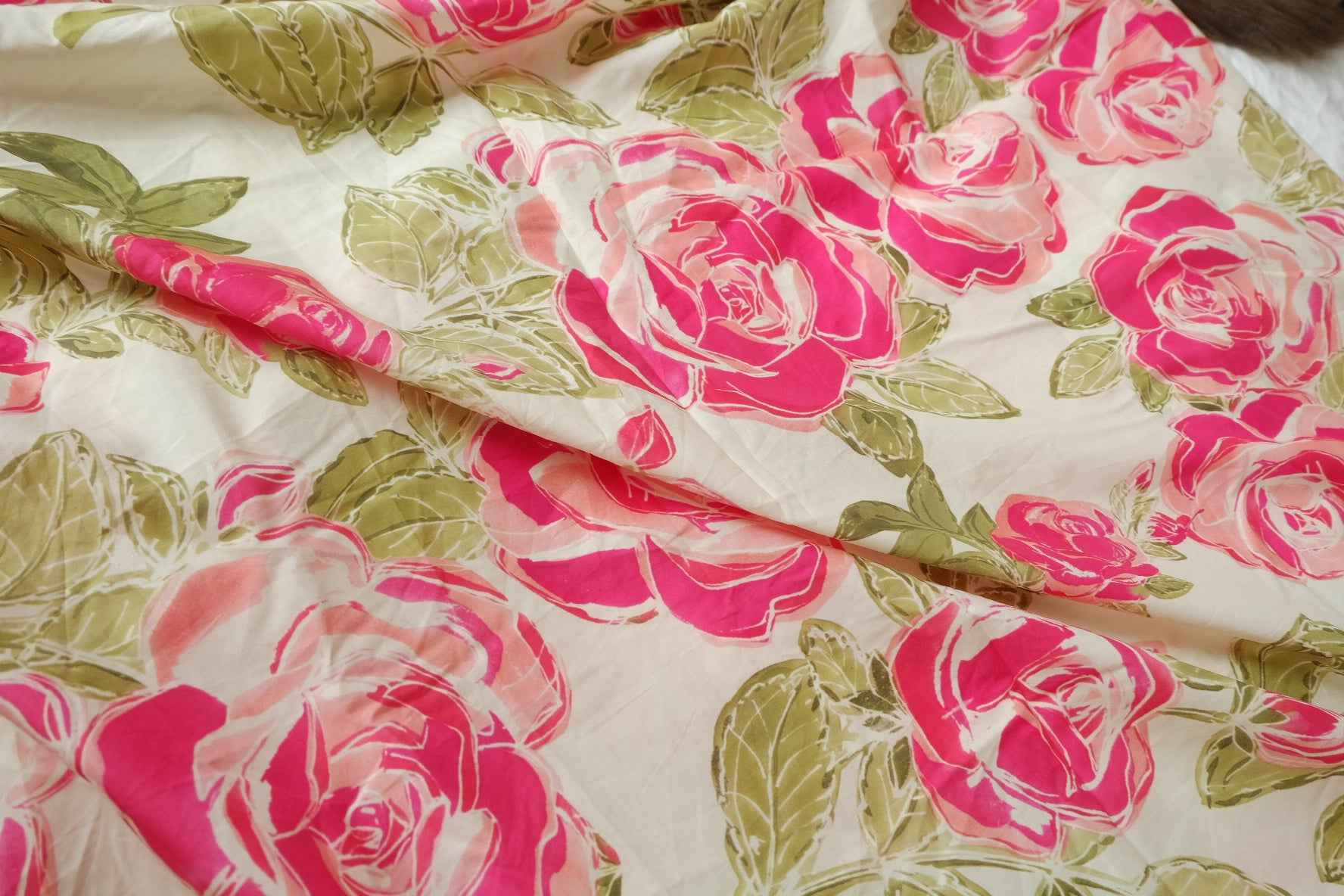 Bright Rose Print Lightweight Cotton Fabric — 3.50 yd