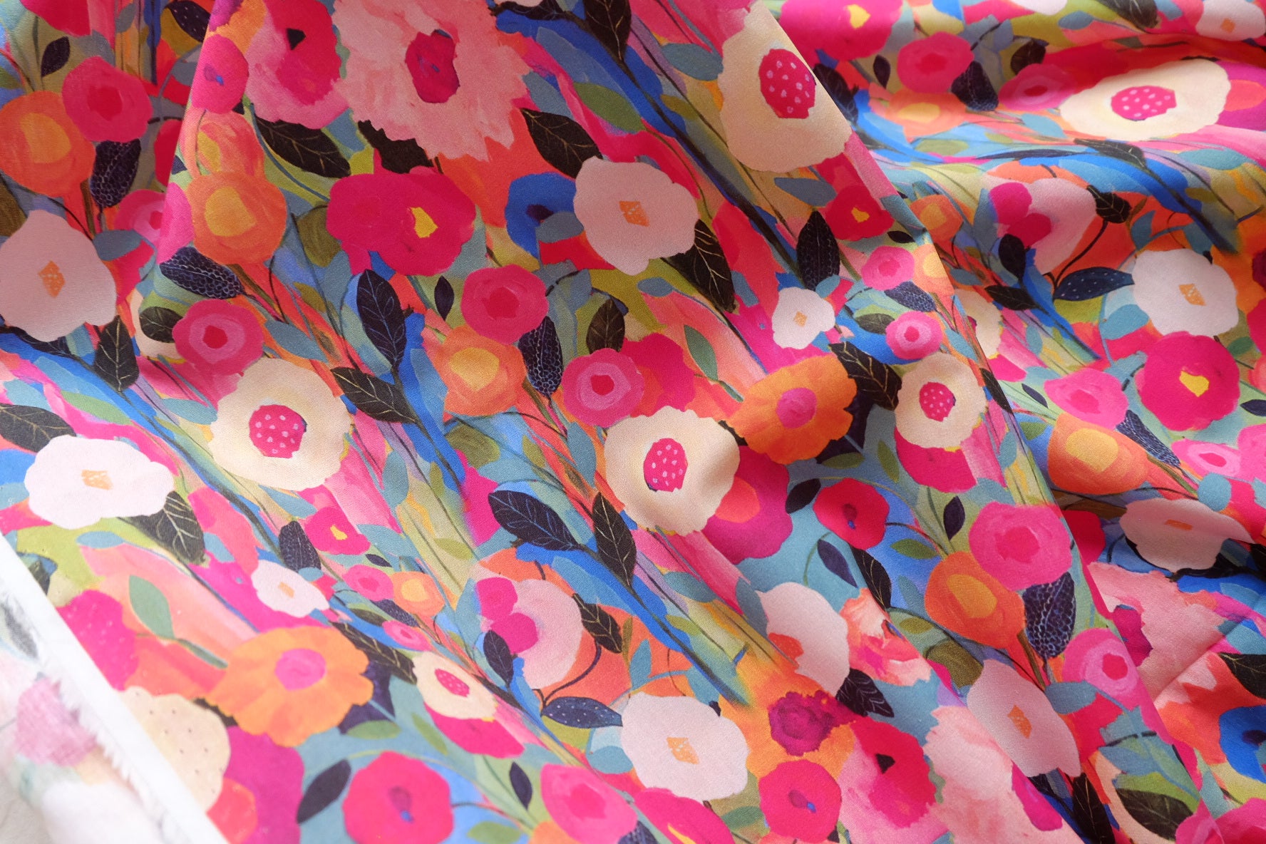 Bright Painterly Floral 60s Cotton Poplin — 2.19 yd