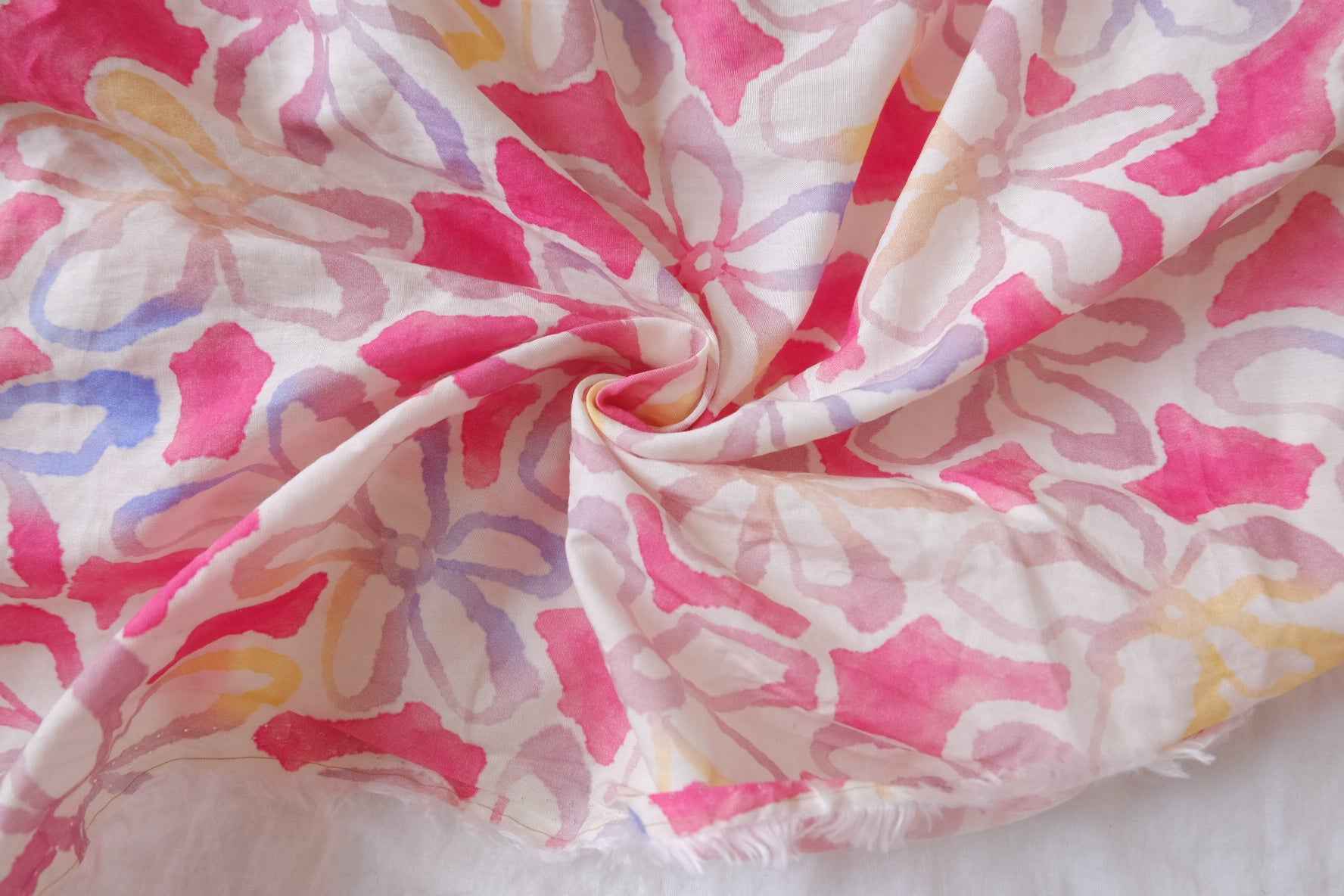 Pink Graphic Floral Cotton Lawn Fabric - 3.28 yd