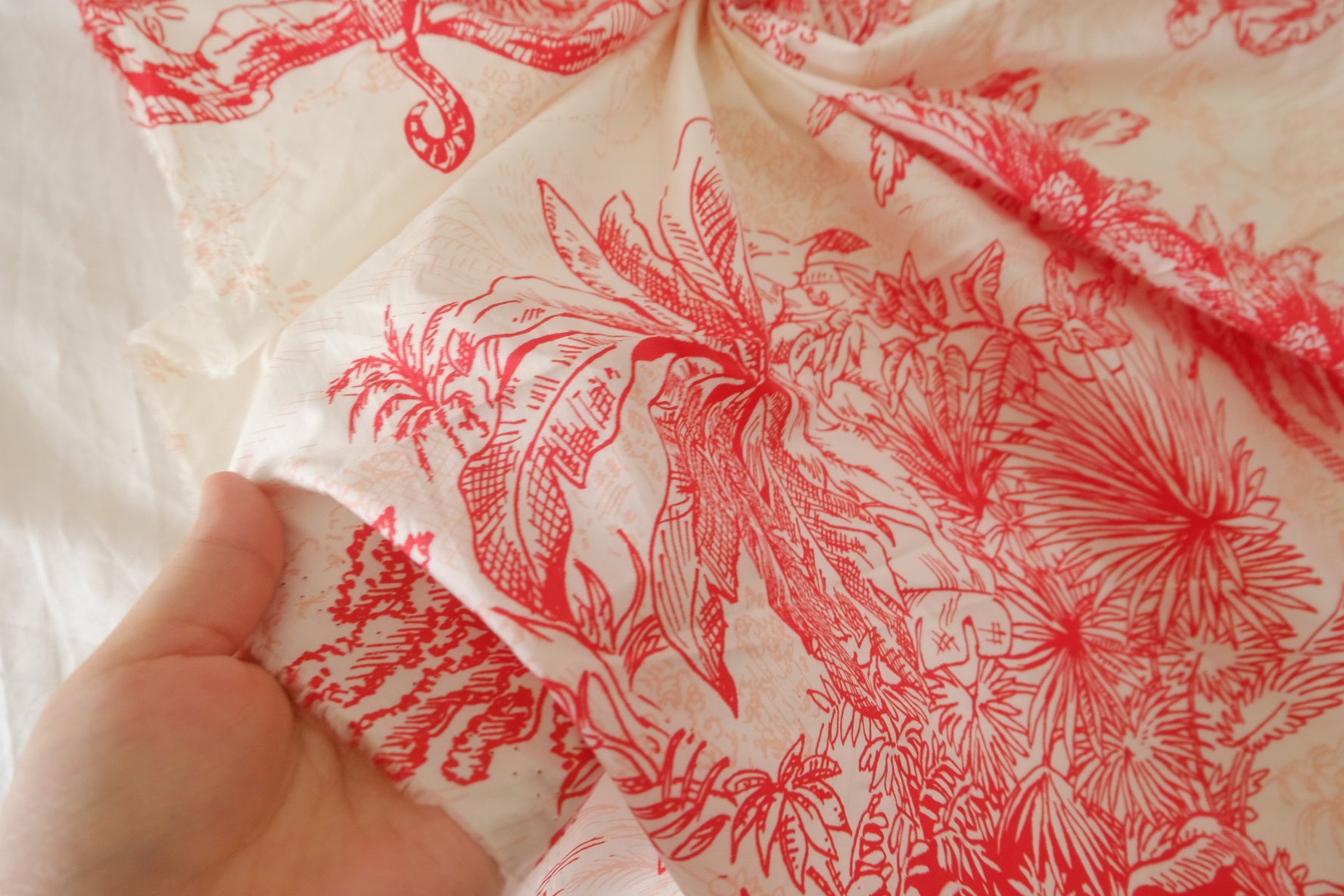 Vintage Red Toile Cotton Poplin Fabric – 60s Cotton Print – 1 yd