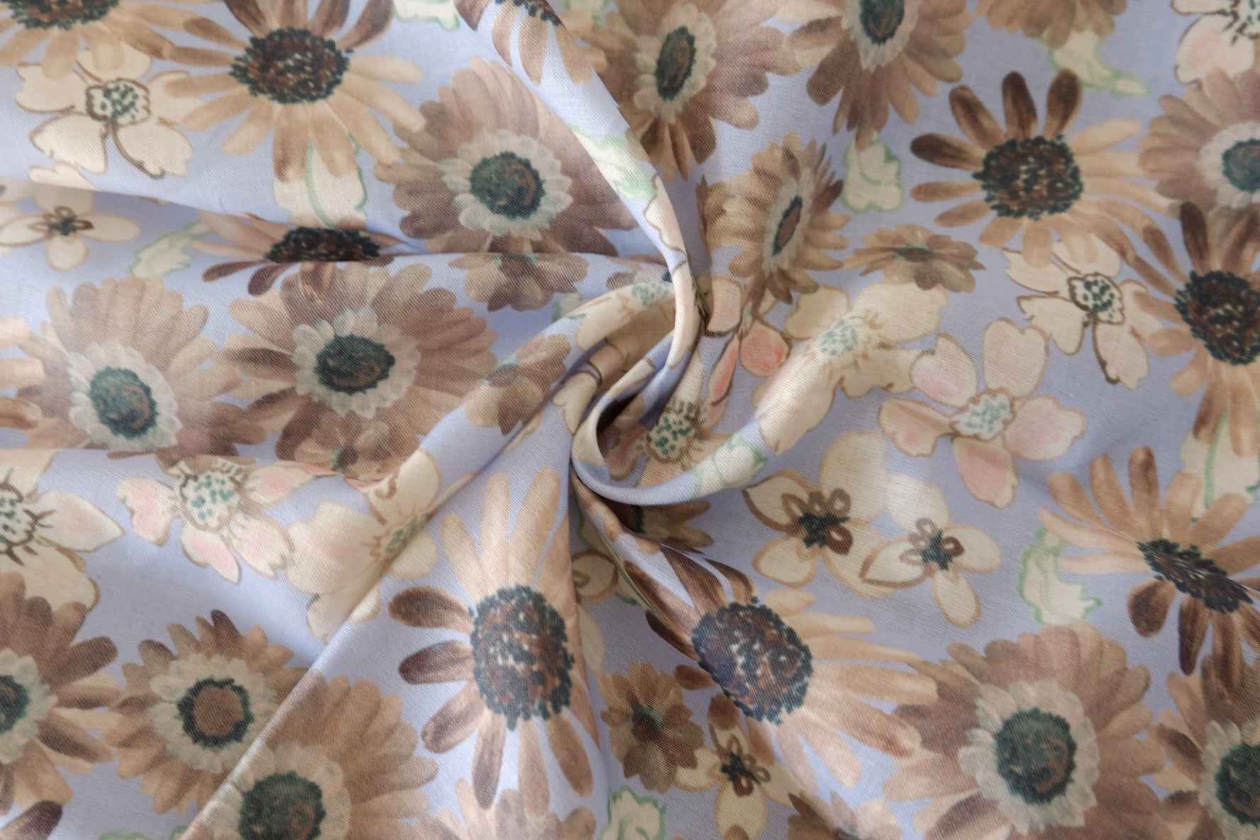 Linen Cotton Blend Fabric – Vintage Daisy Floral Print – 2.2 yd