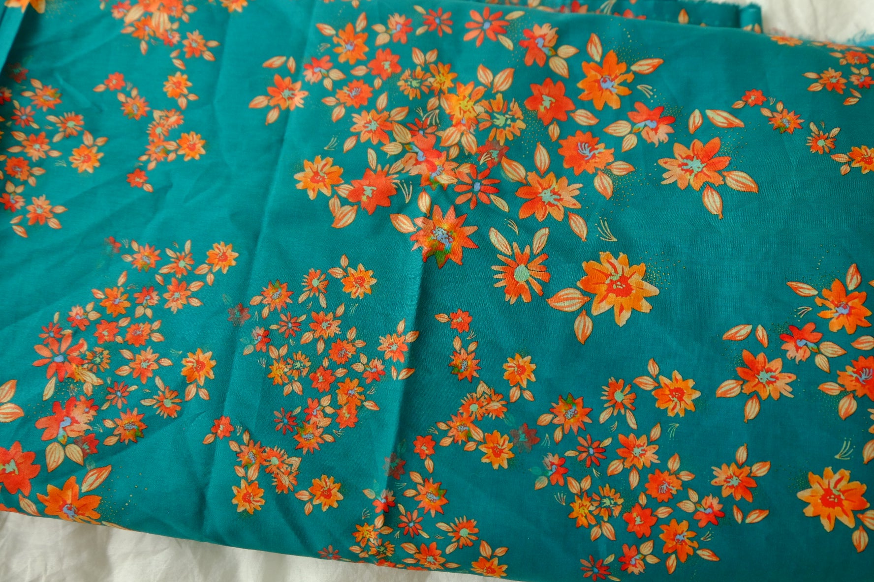 Vibrant Floral 80s Cotton Lawn (3.3 Yards)