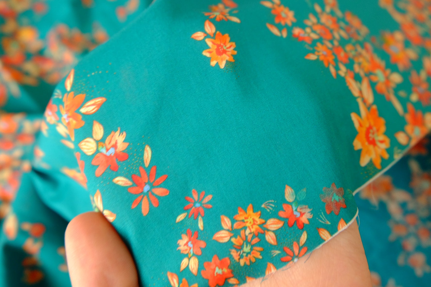 Vibrant Floral 80s Cotton Lawn (3.3 Yards)