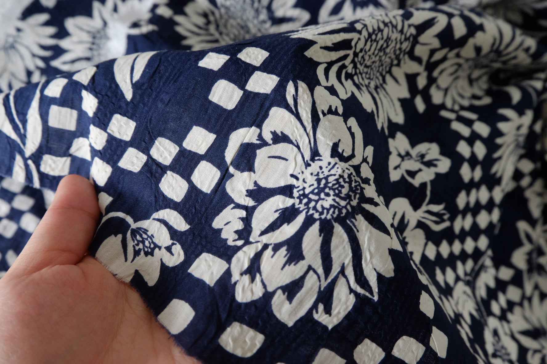 Textured Floral Salt-Shrink Cotton Fabric – 1.6 yd