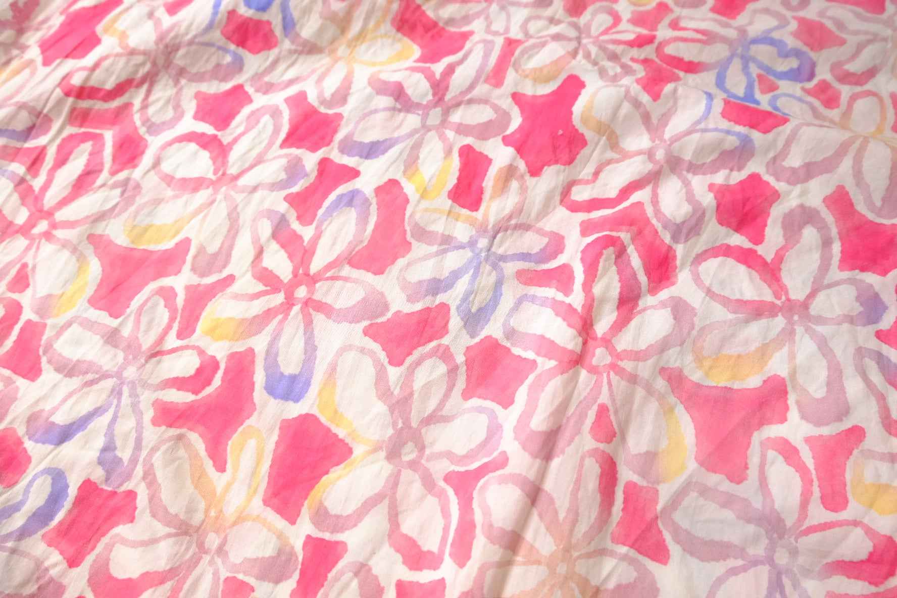 Pink Graphic Floral Cotton Lawn Fabric - 3.28 yd