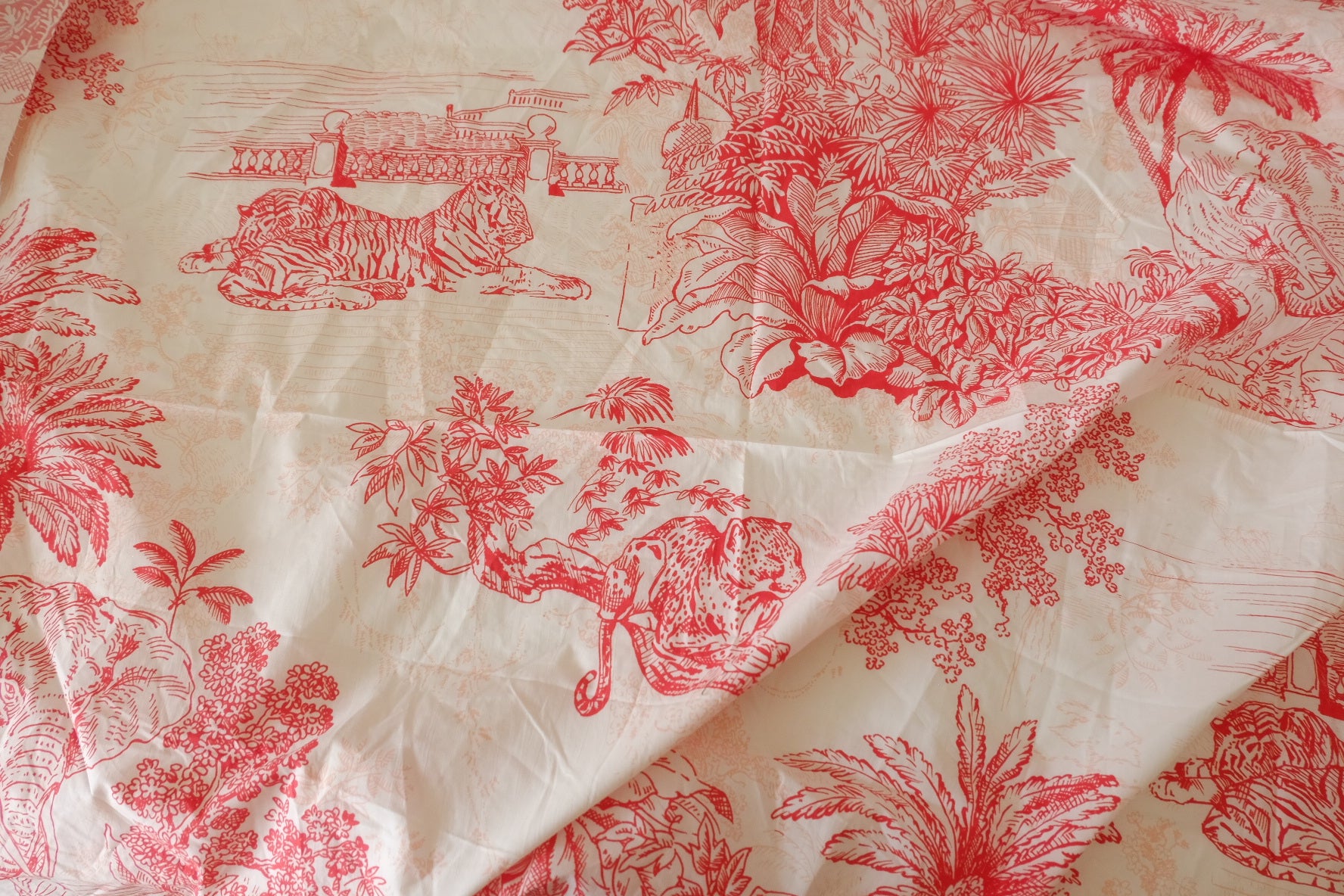 Vintage Red Toile Cotton Poplin Fabric – 60s Cotton Print – 1 yd