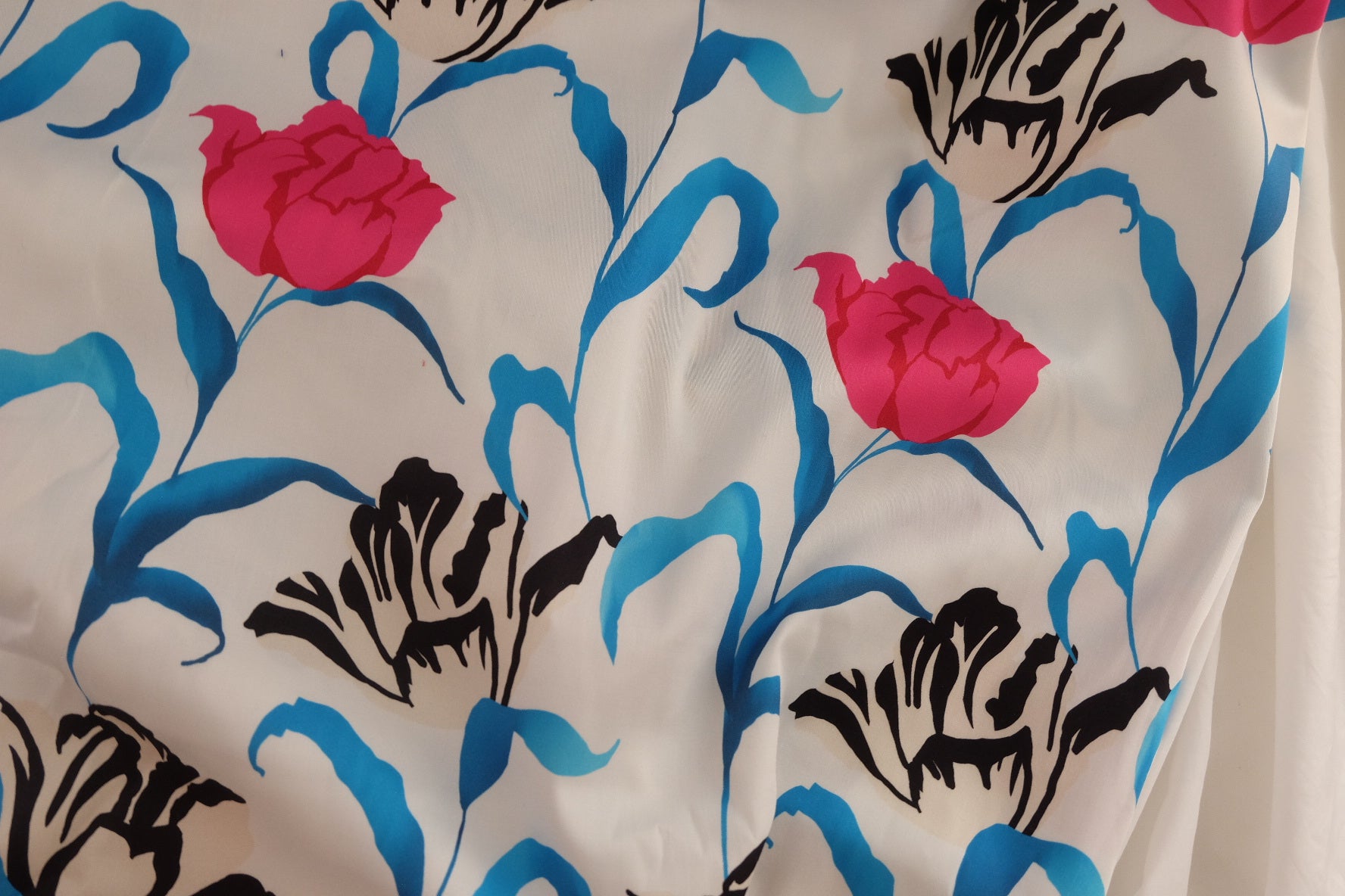 Bold Floral Cotton Sateen – 3.3 yd