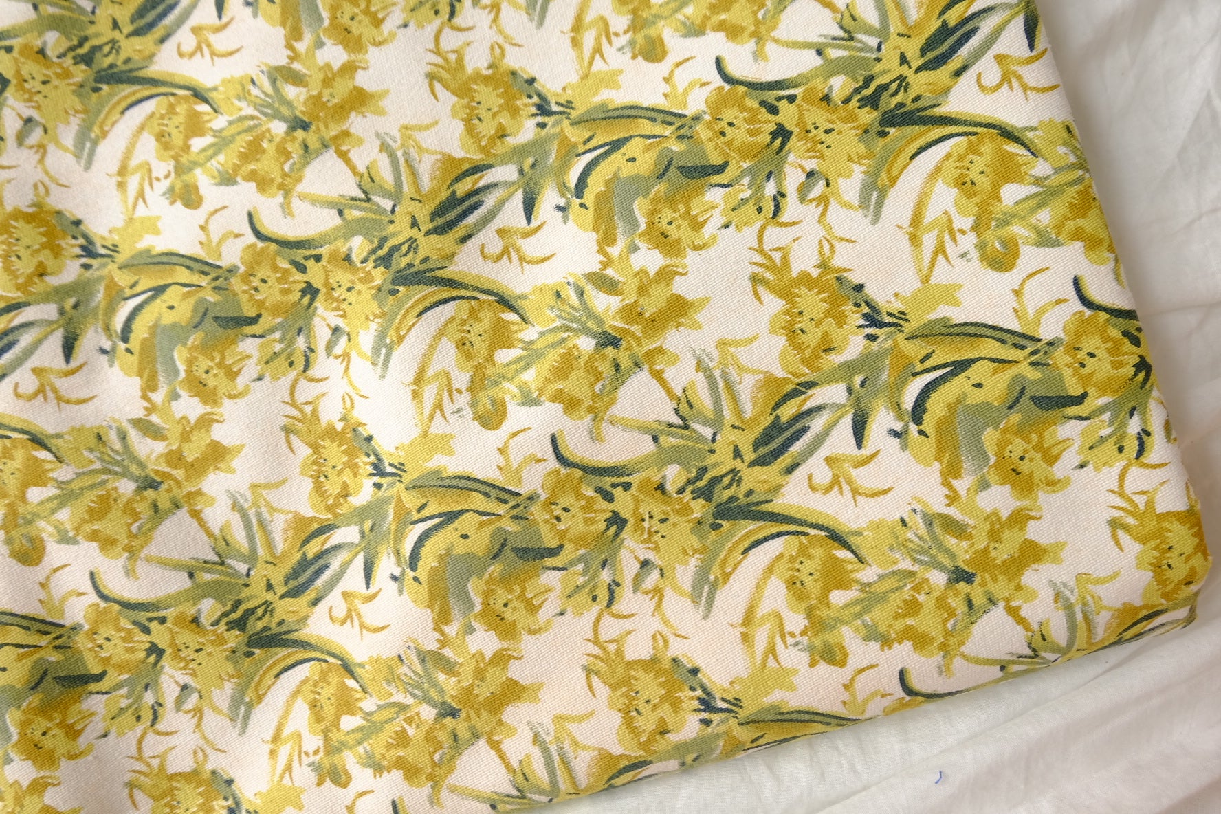 Structured Floral Twill Cotton Fabric with Stretch, 2.2 Yards
