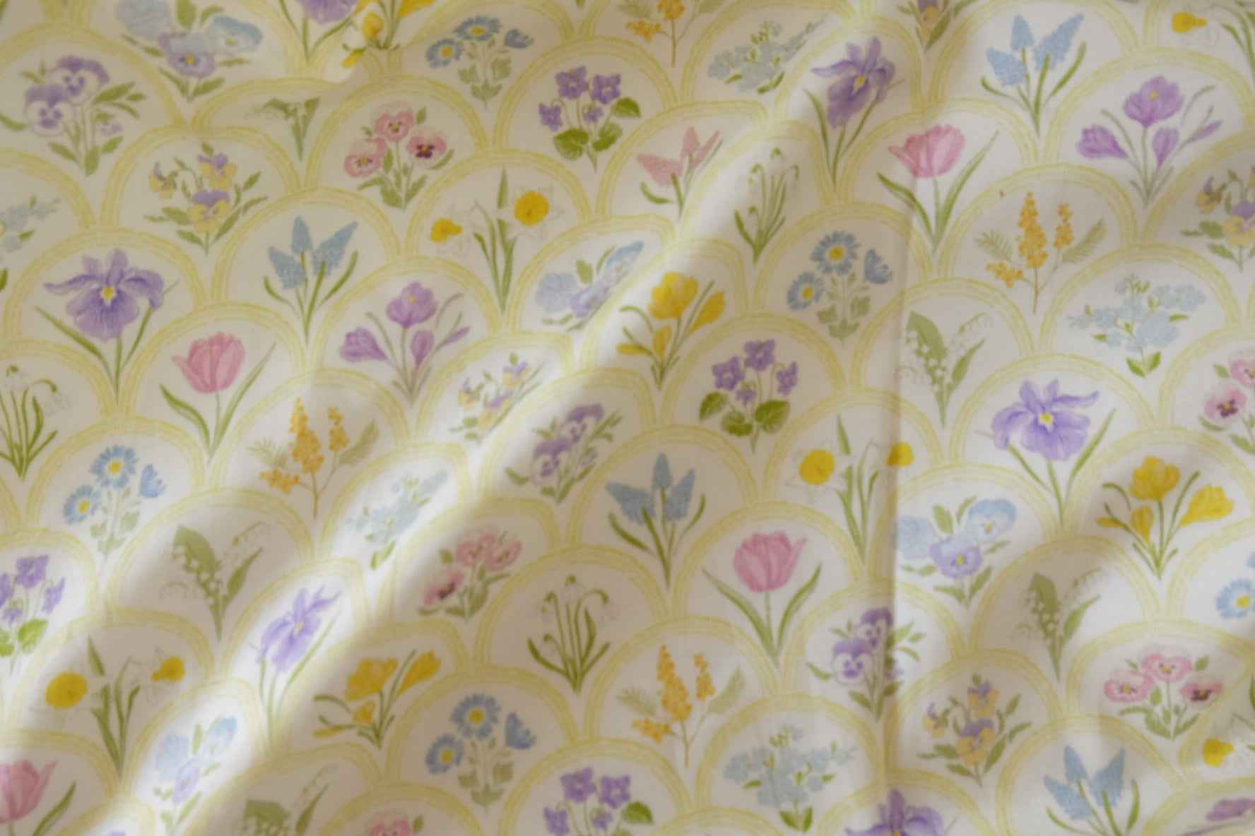 Scallop Floral Rayon Sateen Fabric – 3.3 yd