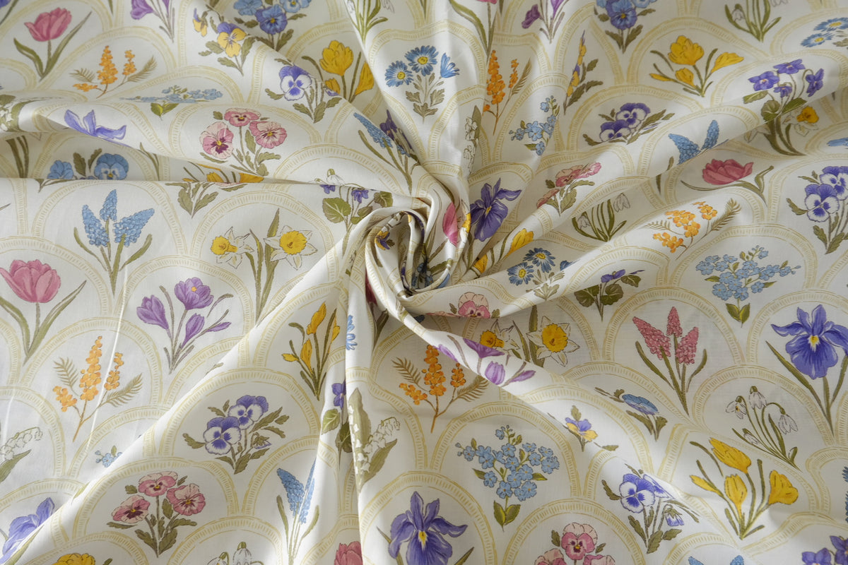 Botanical Keepsakes – Floral Cotton Lawn Fabric | 3.3 yards