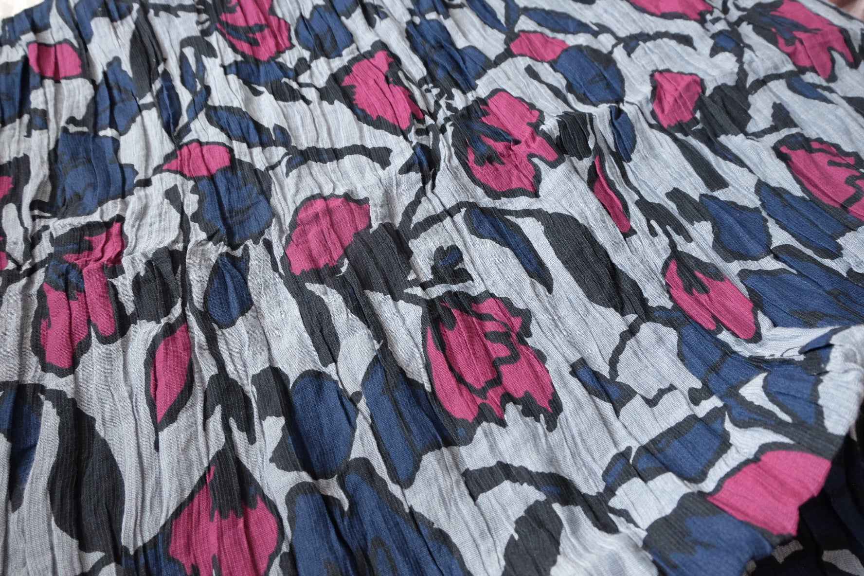 Japanese Crinkle Floral Fine Linen Fabric - 1.64 yd