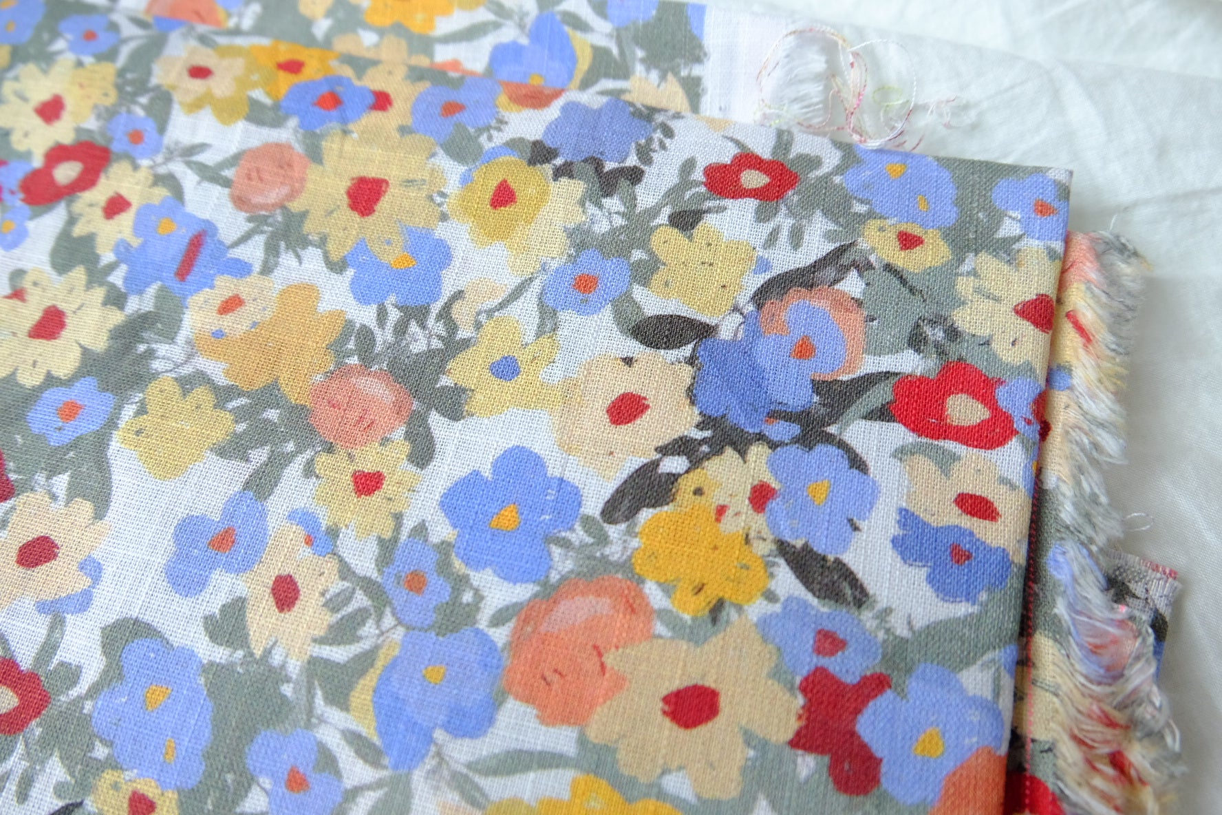 Cheerful Meadow Floral Slub Cotton Fabric — 2.19 yd