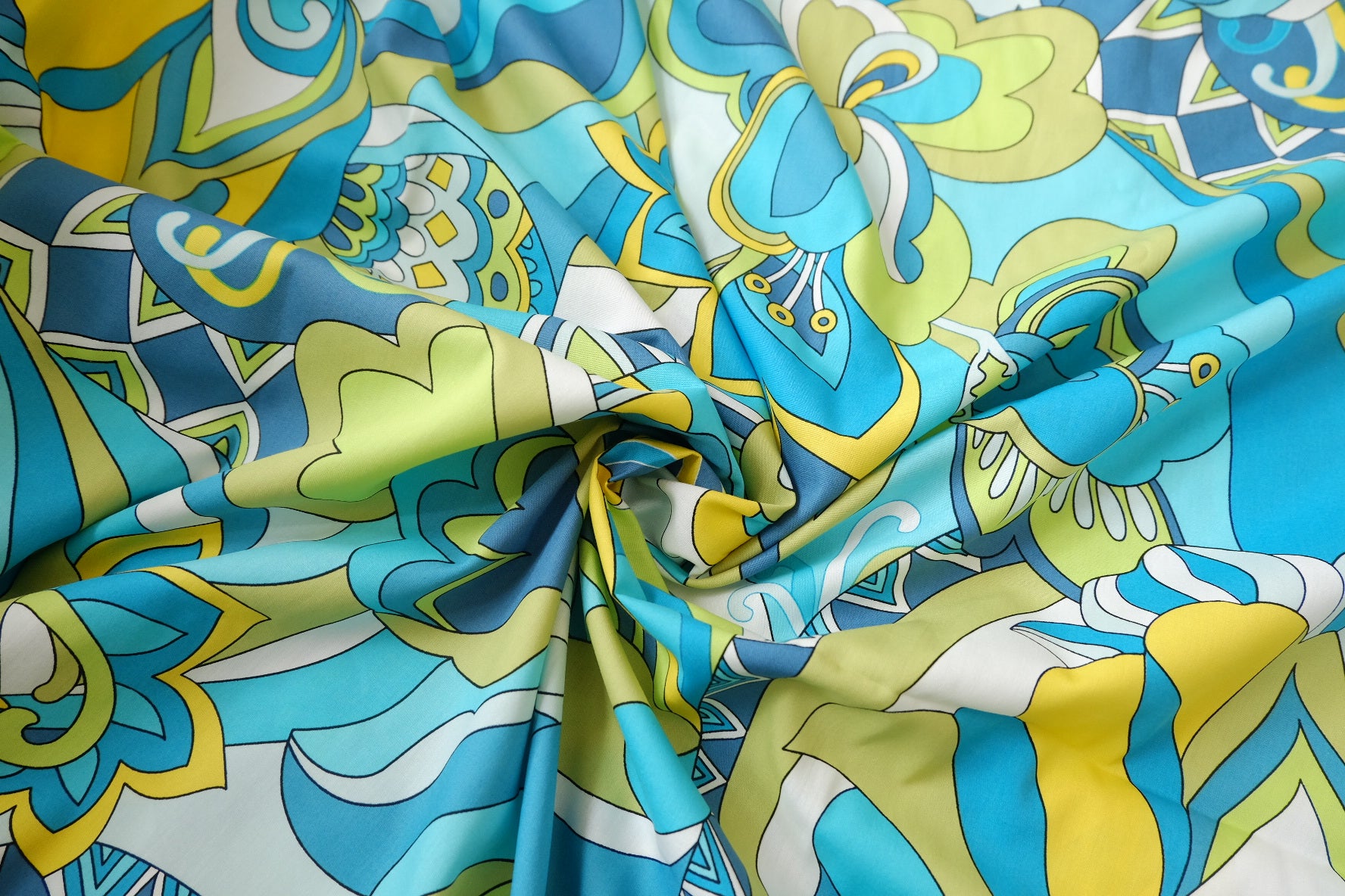 Bold Retro Print Cotton Fabric, 2.19 Yards