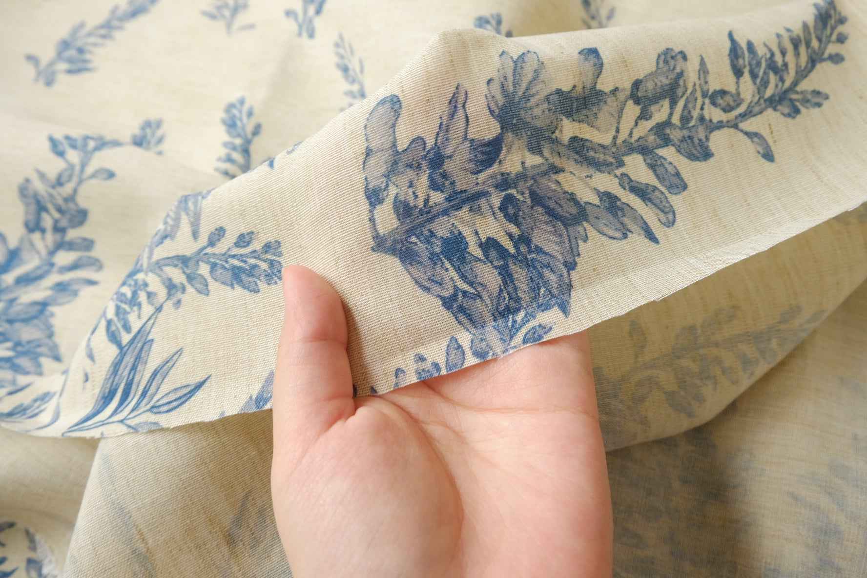 Blue Border Print Linen Blend Fabric, Structured Suiting Weight, 1.64 Yards
