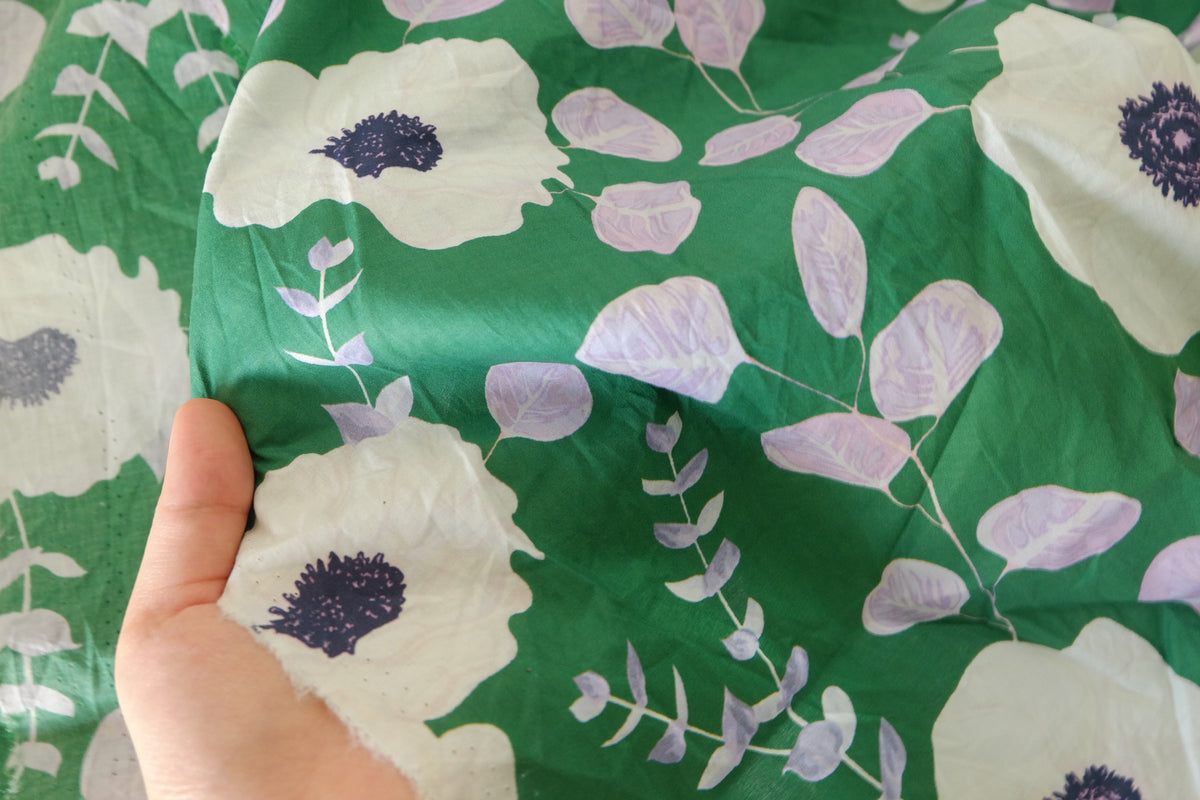 Green Poppy Cotton Lawn – 1.4 yd