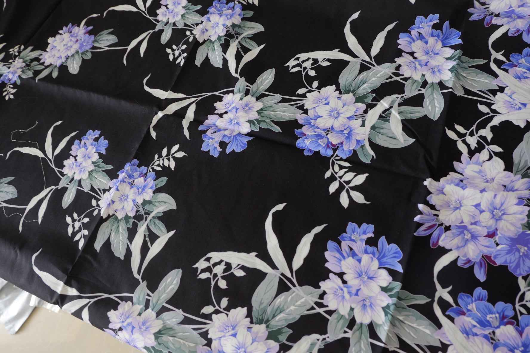 Blue Floral Border Cotton Poplin Fabric – 3.3 yd