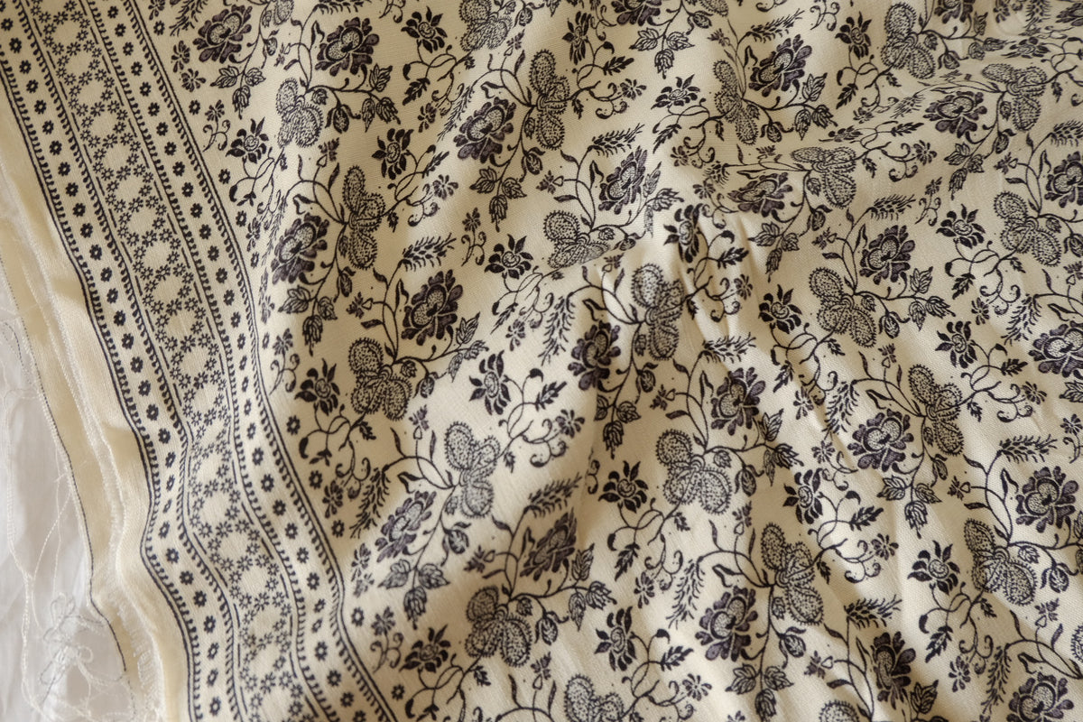 Vintage Black Floral Border Print Cotton Linen Blend – 3.3 yd