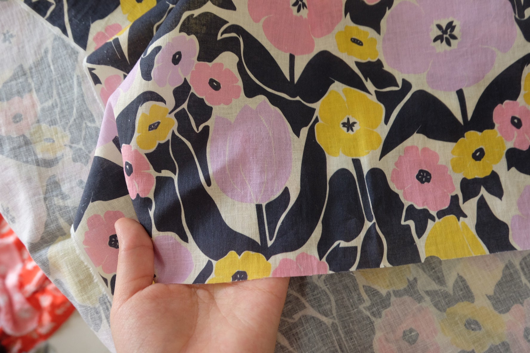 Retro Floral Pre-Shrunk Linen Cotton Blend — 1.64 yd