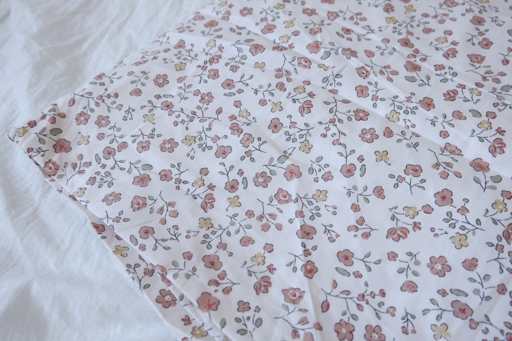 Soft Pastel Ditsy Floral Cotton Fabric - 3.28 yd