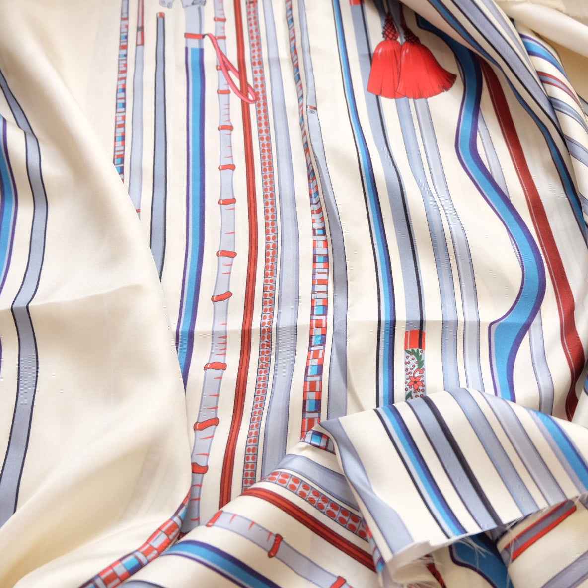 15 Momme Silk Twill Fabric with Vintage Scepter Print – Approx. 2 Yards - BUBBO