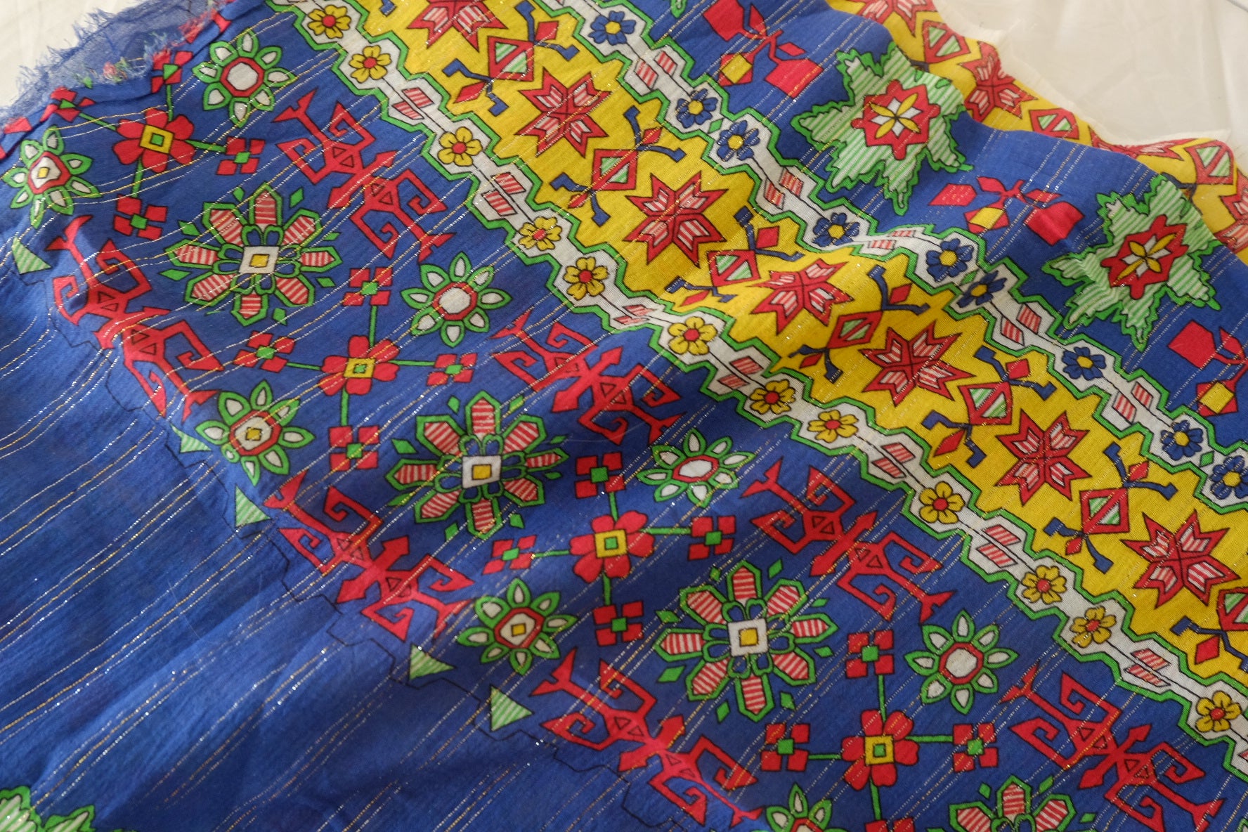 Metallic Thread Folk Print Cotton Fabric – 2 yd