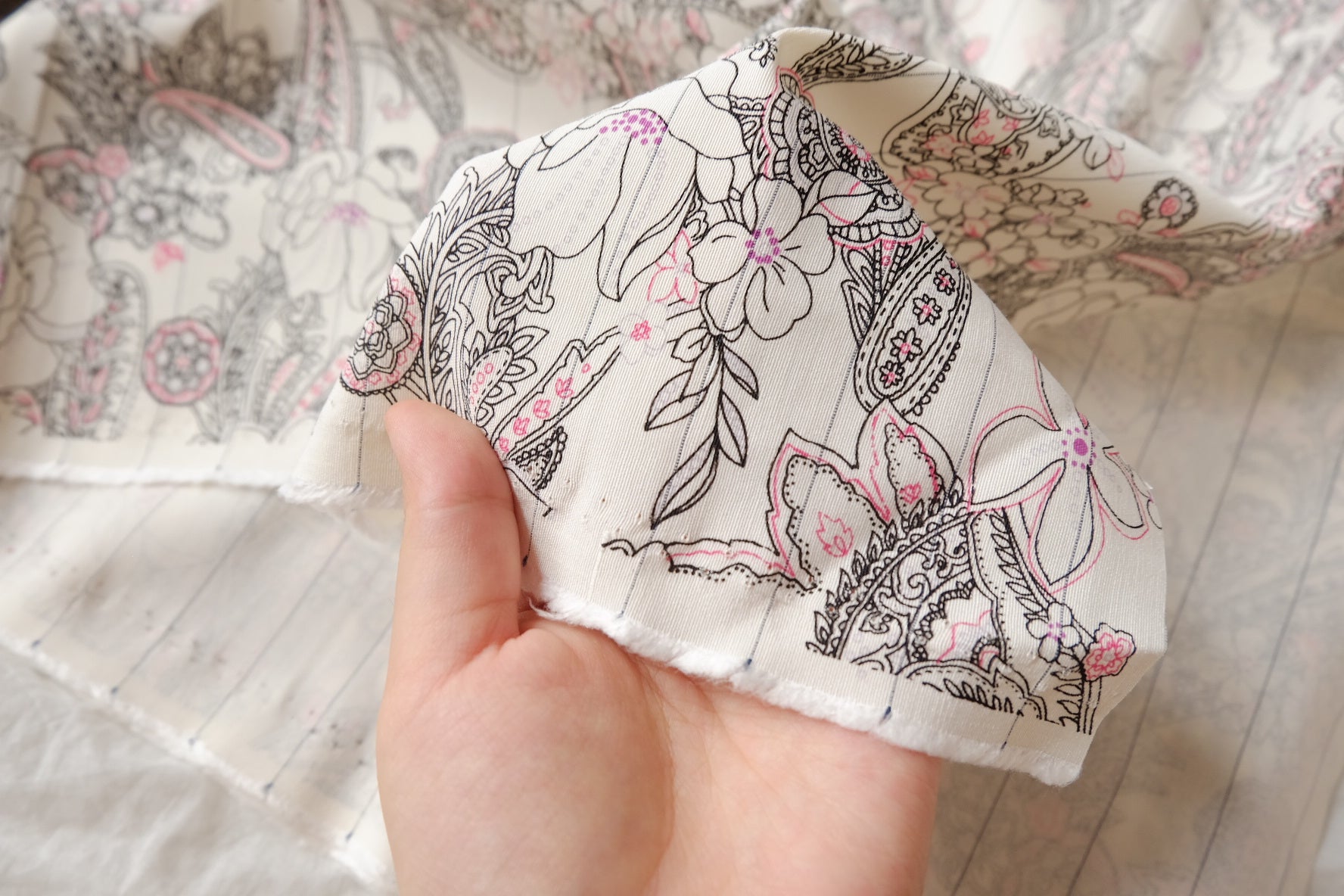 Painterly Paisley Lyocell Linen Blend Fabric, Soft Structure, 1.5 Yards
