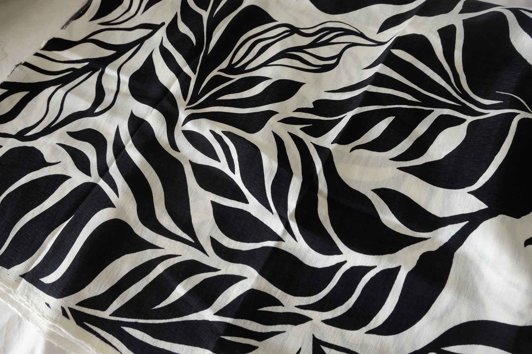 Black & White Abstract Leaf Tencel Cotton Fabric – 3.3 yd