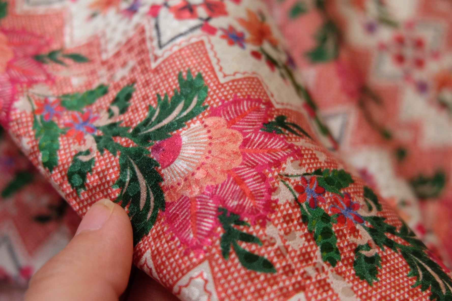 18 Momme French Fashion House Deadstock 100% Mulberry Silk Jacquard Satin 2 Yards × 55” Wide - BUBBO