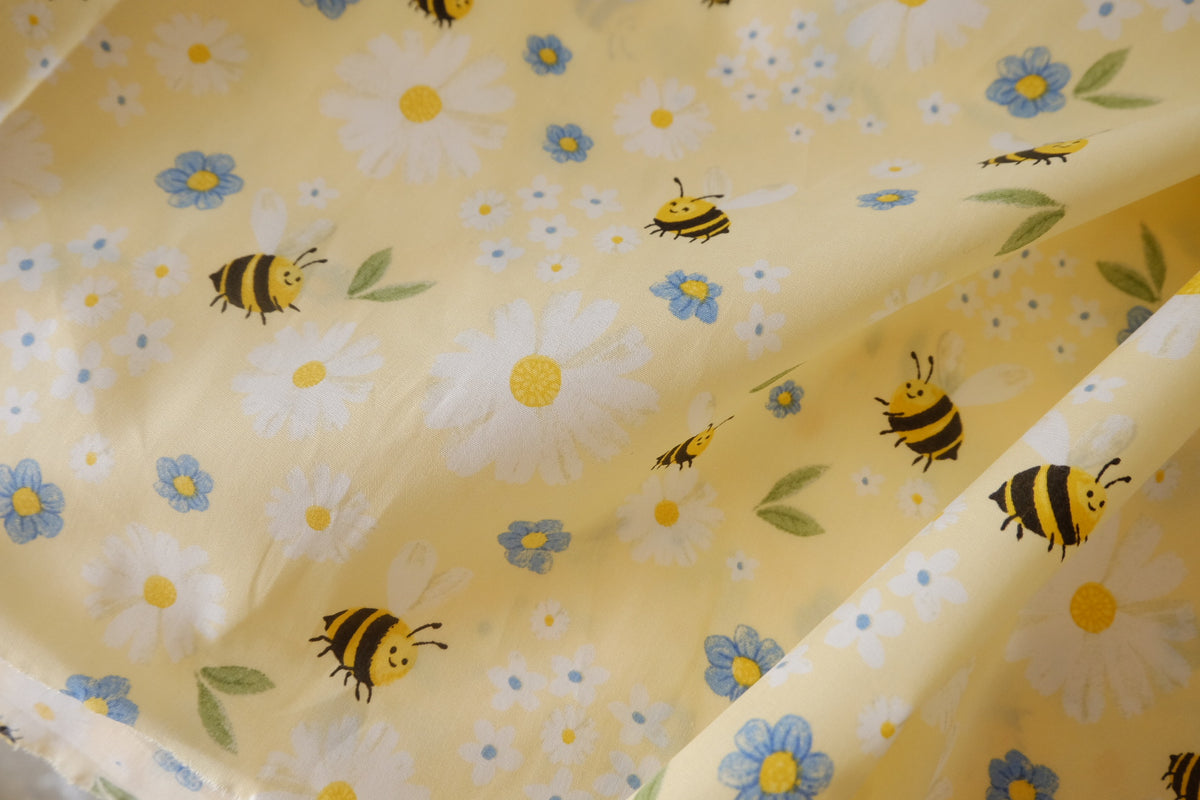 Honeybee Daisy Garden – Cotton Poplin Fabric | 3.3 Yards