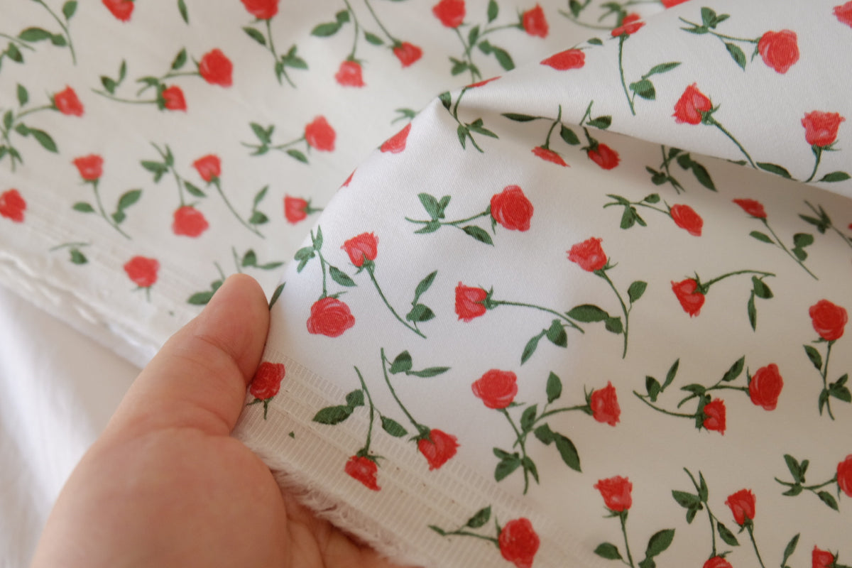 Little Red Roses Cotton Sateen – 2.19 yd