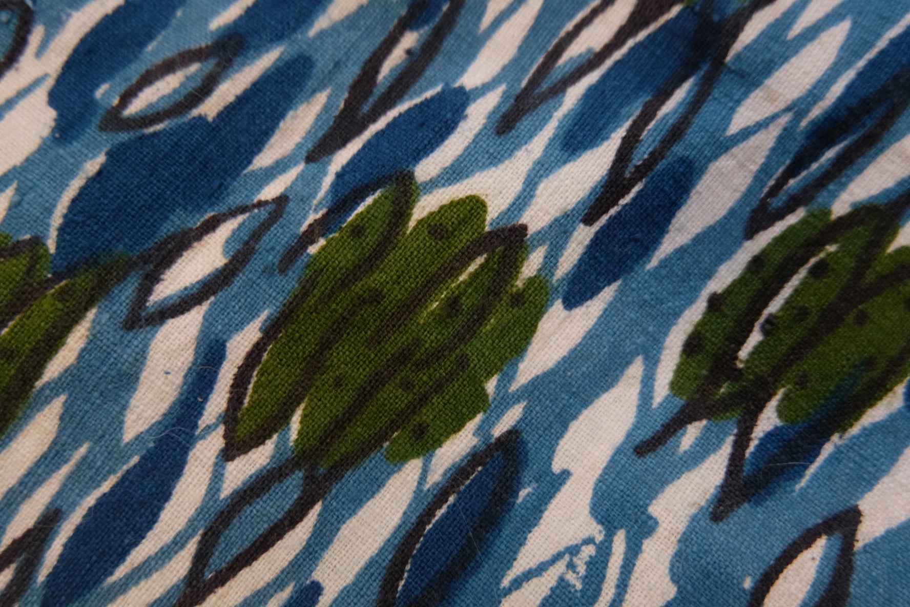 1960s Printed Tǔbù: 'Aqua Foliate' Archival Textile 1.6m - BUBBO