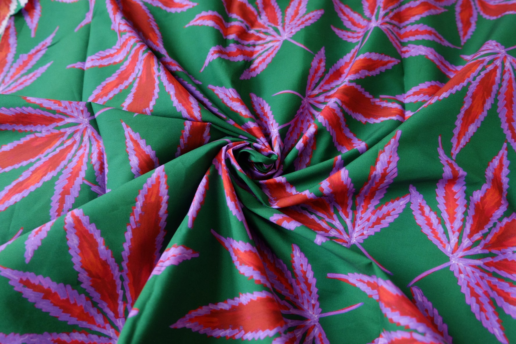 Bold Maple Leaf Print Cotton Poplin Fabric 2.2 Yards