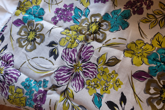 Bold Floral Heavy Linen – 1.6 yd