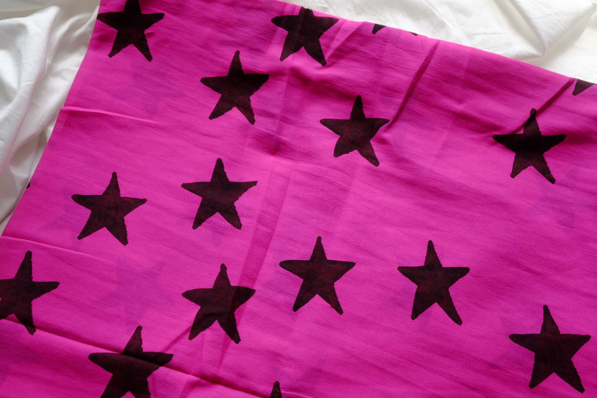 Hot Pink Star Lightweight Cotton – 3.3 yd