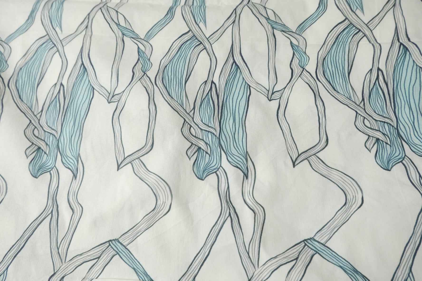 Abstract Botanical Stretch Cotton Poplin Fabric, Crisp Shirting Weight, 1.64 Yards