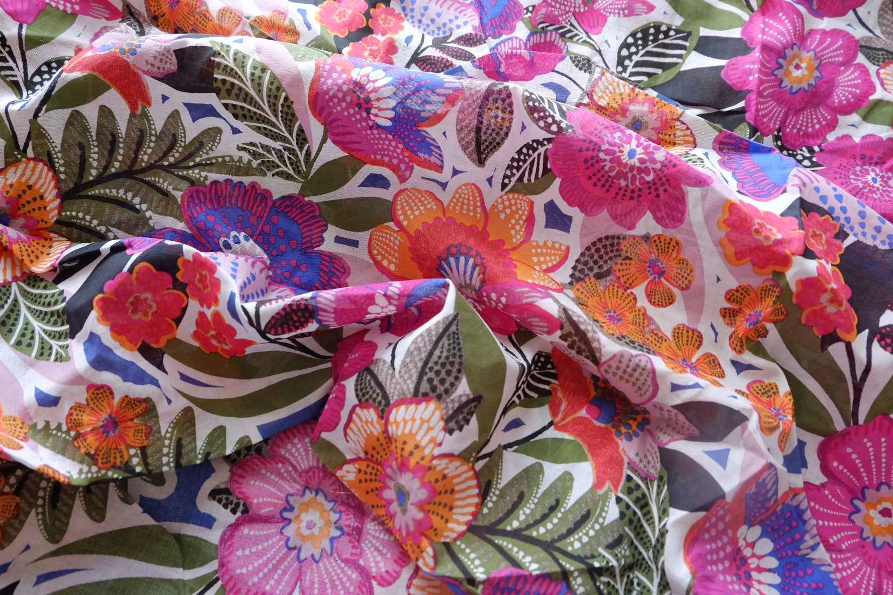 Bright Tropical Floral Lightweight Cotton Fabric -2.2 yd