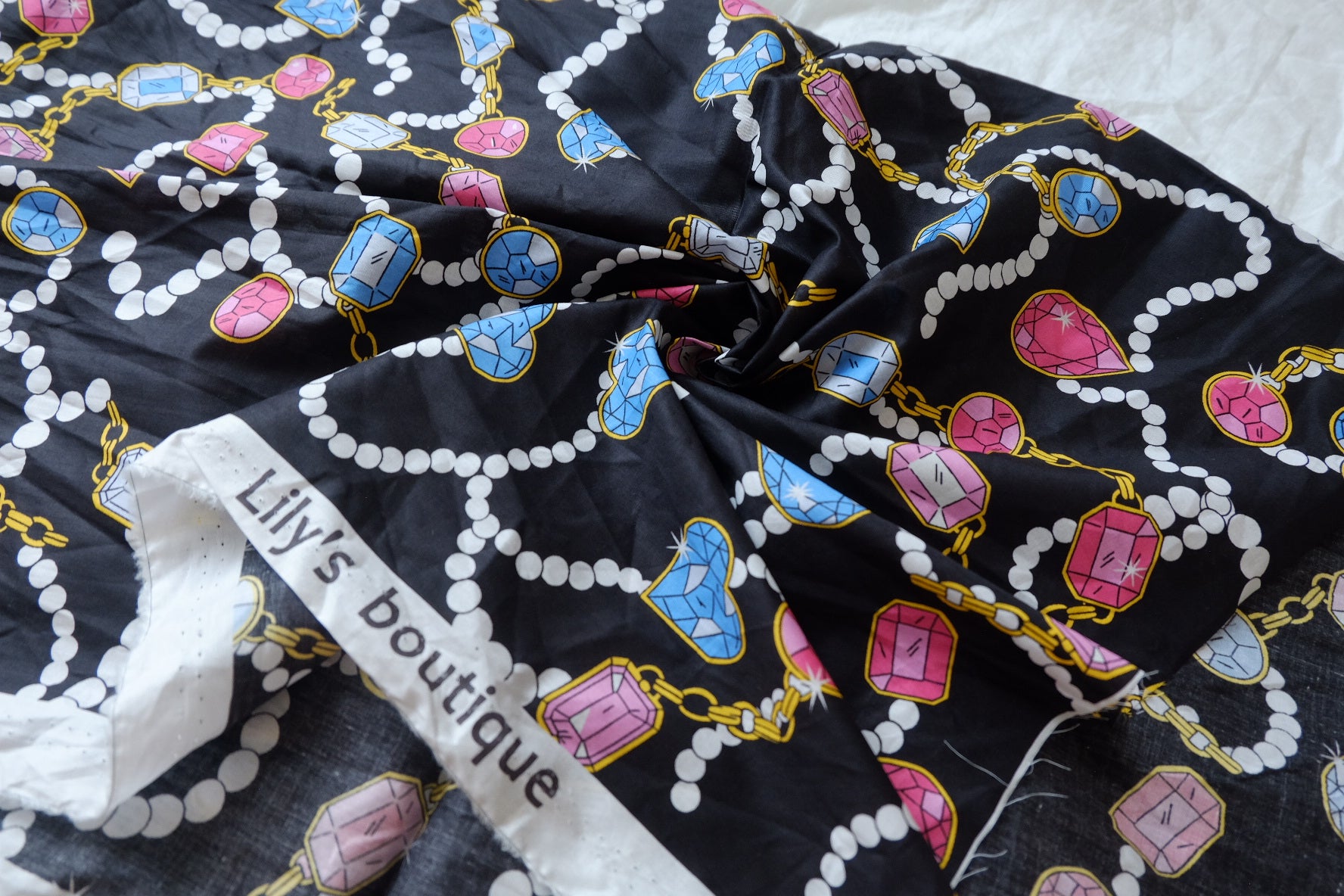 Jewelry Scarf Print Cotton Lawn — 1.1 yd