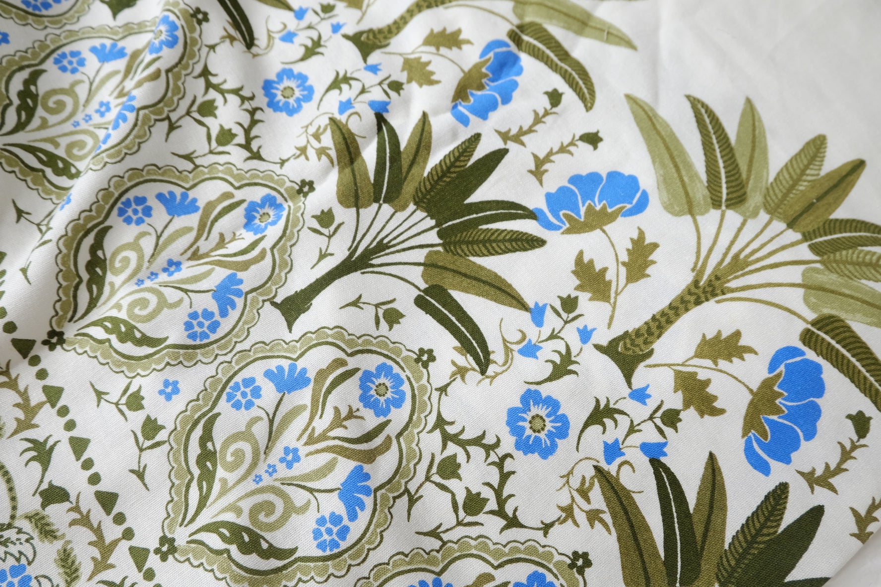 Washed Double-Border Floral Linen in Olive & Blue — 1.64 Yards